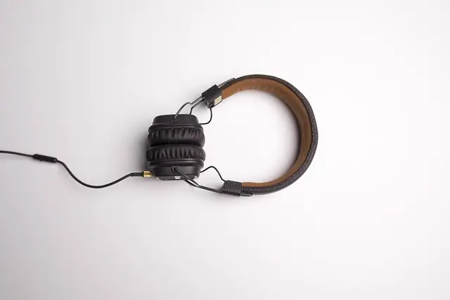 Meilleur casque HiFi à isolation sonore : Guide d'achat intemporel